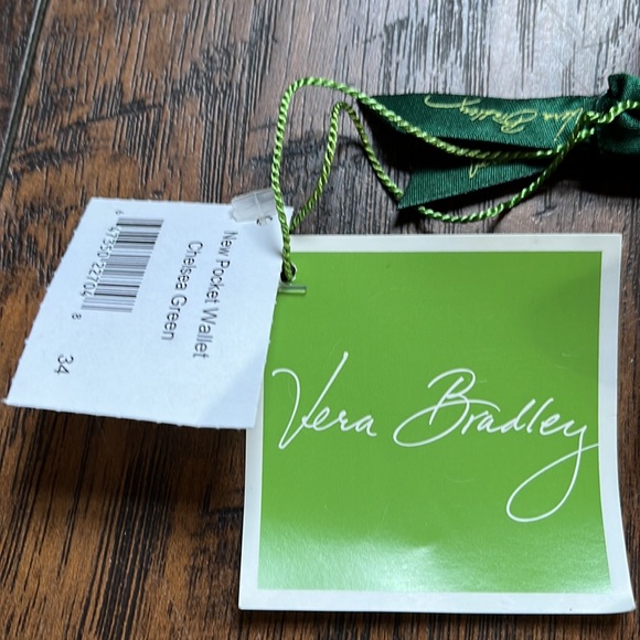 Vera Bradley Chelsea Green New Pocket Wallet - Picture 2 of 6